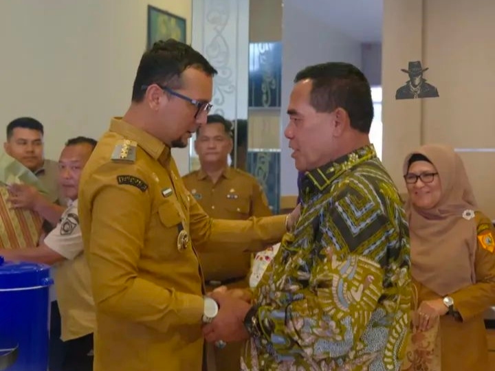 37 Tahun Dedikasi Tanpa Batas: Bupati Fery Lepas Purna Bakti Dua Kepala OPD Labusel dalam Suasana Haru