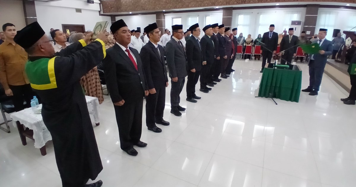 Lantik 10 Pejabat, Bupati Aceh Utara 'Ayahwa' Ancam Copot Jika Gagal dalam 100 Hari Kerja