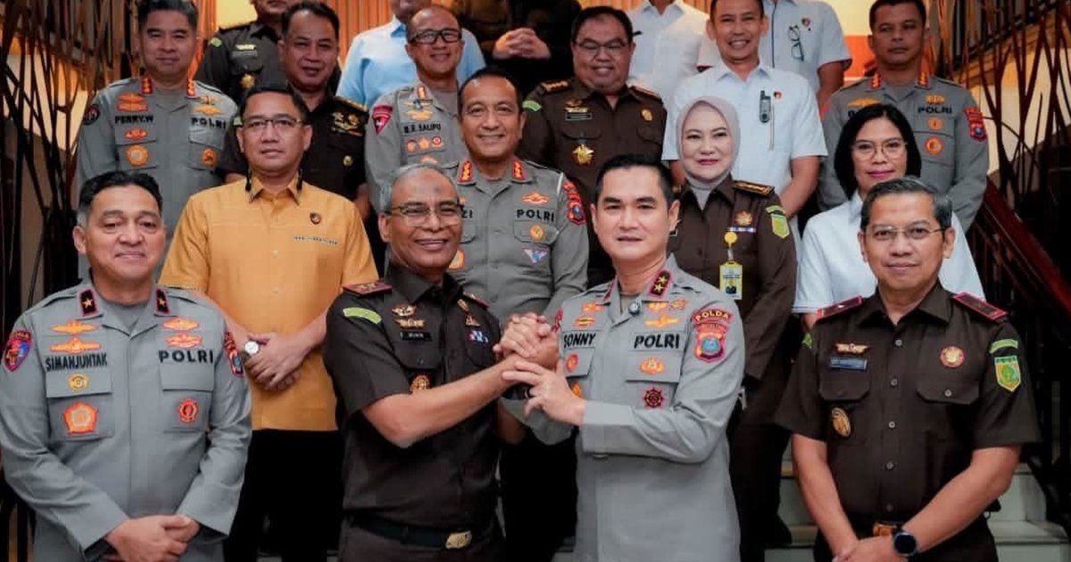 Kapolda Sumut Silaturahmi ke Kejati, Irjen Sonny Irawan dan Kajati Muhibuddin Perkuat Sinergi Penegakan Hukum