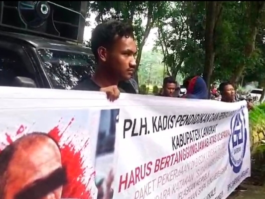 Puluhan Kontraktor Lokal dan PERMADA Serbu Kantor Bupati Langkat, Desak Copot Kadisdik Soal Skandal "Proyek Dibagi-bagi"
