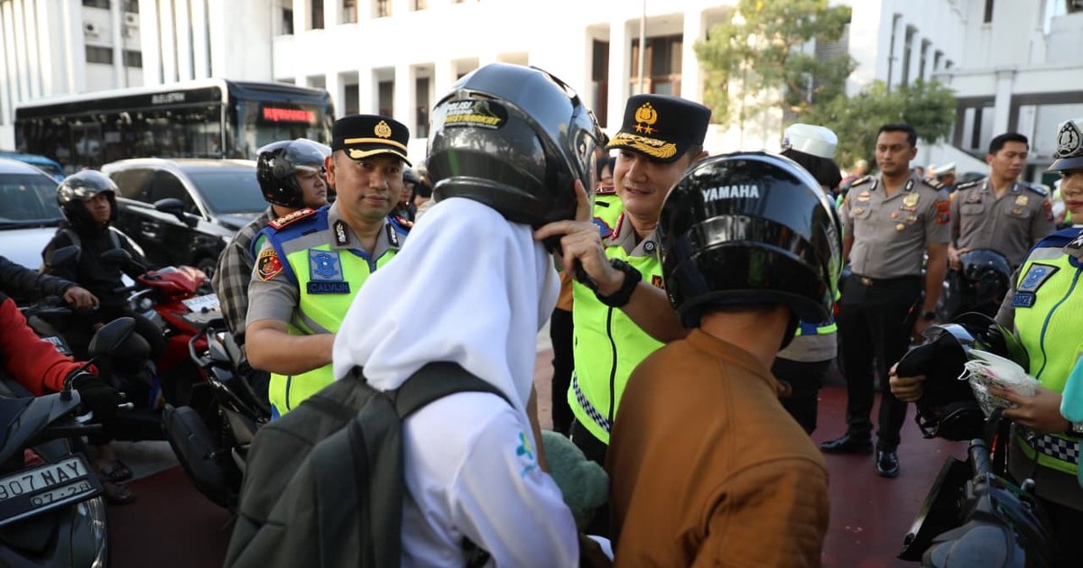 Bawa Spirit Quick Wins Kapolri, Kapolda Sumut Irjen Pol Sonny Turun Langsung Atur Lalu Lintas Pagi di Medan