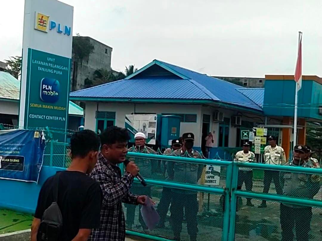 PERMADA Kepung PLN Tanjung Pura! Desak Manager Mundur Akibat Listrik Sering Padam