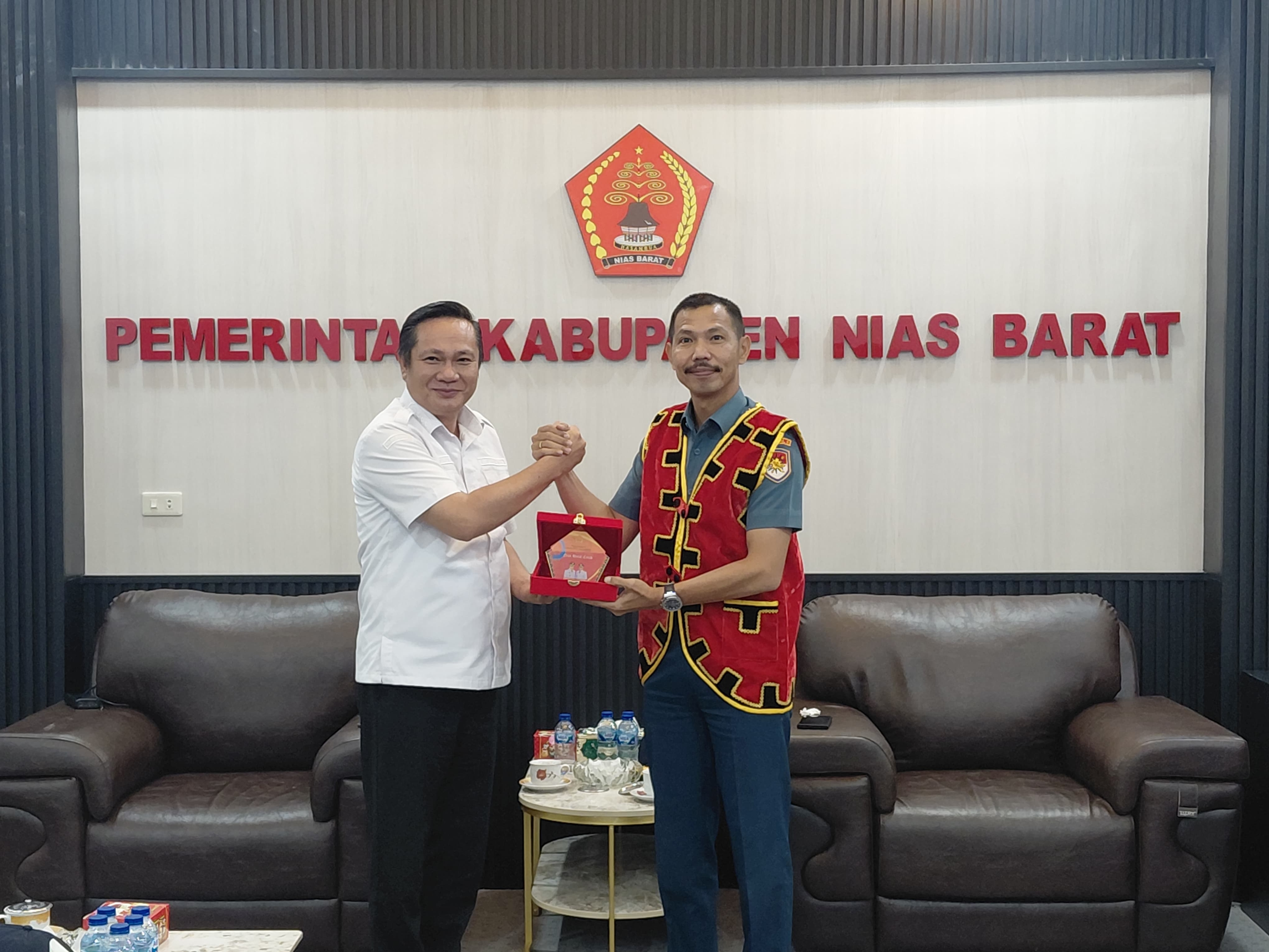 Danlanal Nias Tinjau Tiga Lokasi Calon Pos Angkatan Laut di Nias Barat