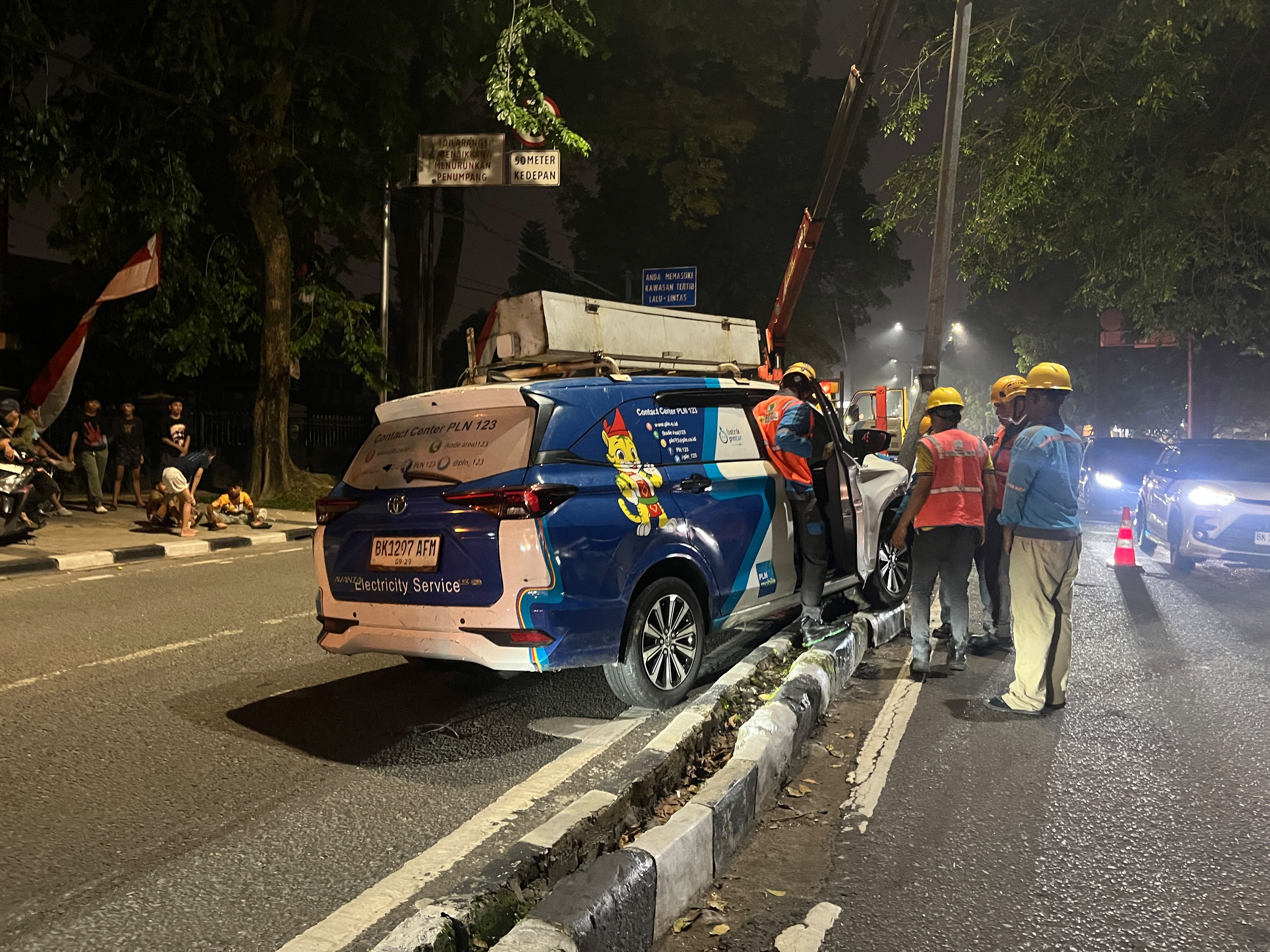 PLN Sebut Mobil Operasional Tabrak Tiang PJU Demi Hindari Anak, Polisi Ungkap PLN Tolak Kasus Diproses Hukum