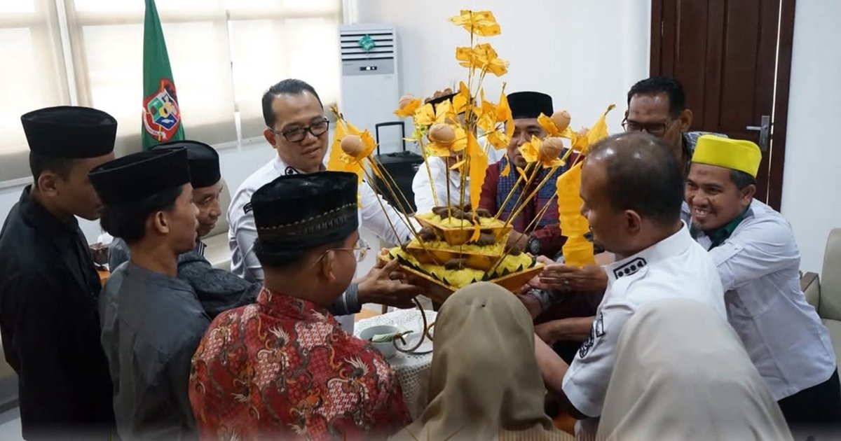Pelepasan Spektakuler! Wali Kota Tanjungbalai Upah-upah 6 Putra-Putri Terbaik Tembus Universitas Al-Azhar Kairo
