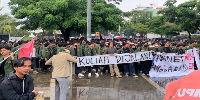 Tuntutan Mahasiswa dalam Aksi Unjuk Rasa Indonesia Gelap di Jakarta, BEM SI Akan Demo Lebih Besar Apabila Tidak Digubris!
